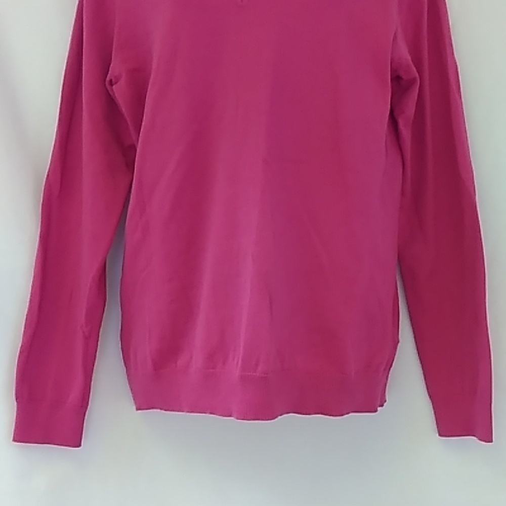 TH Pima Cotton Blend Fuschia V Neck Women's Sweater Size L EUC - Picture 3 of 15